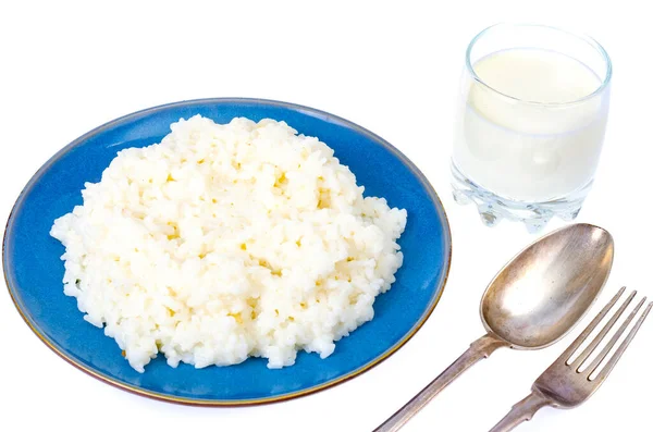 Delicioso Mingau Leite Arroz Placa Azul Sobre Fundo Branco Foto — Fotografia de Stock