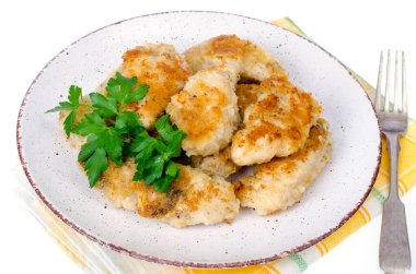 Tavuklu fileto parçaları tabakta. Stüdyo Fotoğrafı