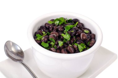 Beyaz kasede koyu kırmızı fasulye. Stüdyo Fotoğrafı