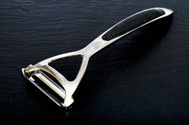 Aynasızlar, sebze ve meyve temizlemek için mutfak gereçleri.
