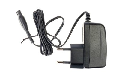 Siyah şarj aleti beyaz arka planda. Stüdyo Fotoğrafı