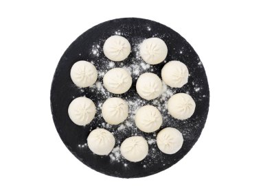 Pişirmek için dondurulmuş hamur tatlısı. Stüdyo Fotoğrafı