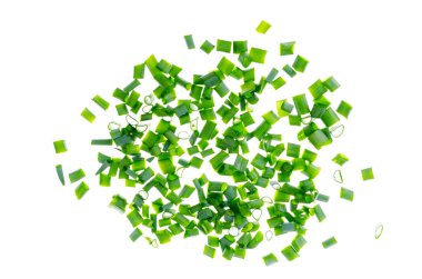 Beyaz arka planda izole edilmiş taze soğan dilimleri. Stüdyo Fotoğrafı