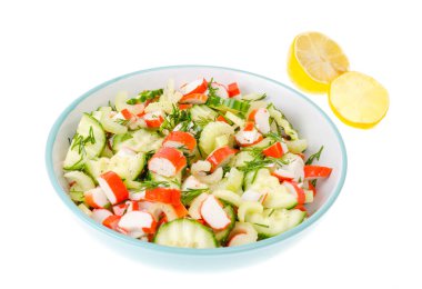 Vejetaryen salatalık, kereviz ve surimi aperatifi. Stüdyo Fotoğrafı