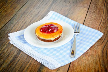 Meyveli kek Vintage Retro Woody arka plan üzerinde