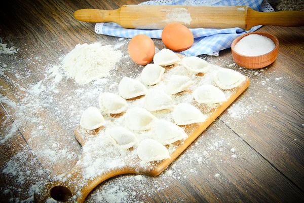 Ham ev yapımı köfte, Rus mantı