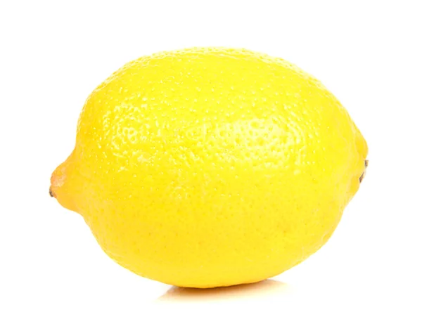 Limão amarelo fresco sobre fundo branco — Fotografia de Stock