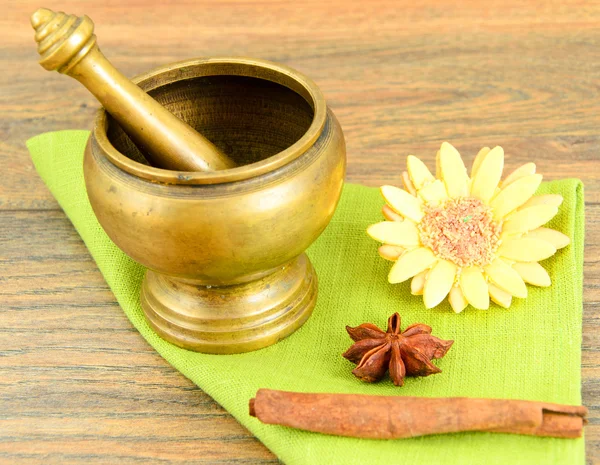 Culinary Mortar and Collection of Natural Herbs for Decoration a — Stock Photo, Image