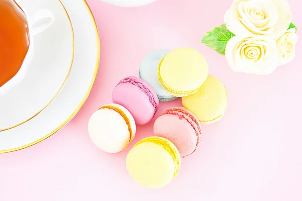 Macaroons franceses doces e coloridos — Fotografia de Stock