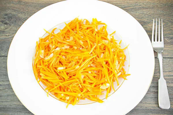 Дієта та здорове харчування: корейська морква . — стокове фото