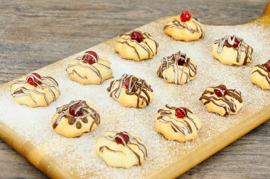 Kızılcık Kurabye ile lezzetli Noel tatlılar.