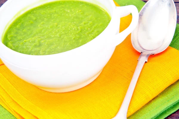 Crema de sopa dietética Puré de guisantes verdes — Foto de Stock