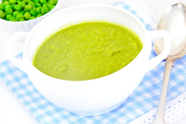 Diyet çorbası Krem rengi yeşil bezelye püresi