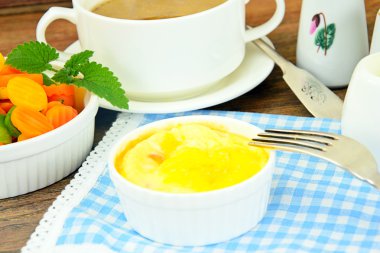 Havuç ve yeşil fasulye ile diyet omlet