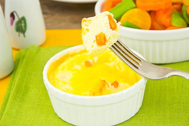 Havuç ve yeşil fasulye ile diyet omlet