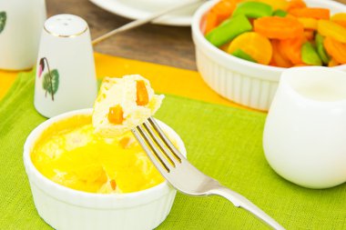 Havuç ve yeşil fasulye ile diyet omlet