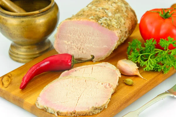 Baharat soslu soğuk haşlanmış domuz eti.