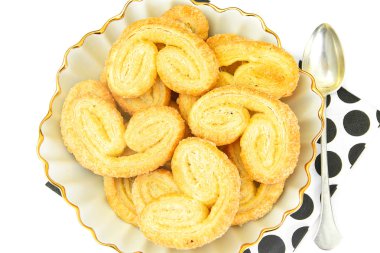 Şeker Puff kurabiye plaka üzerinde.