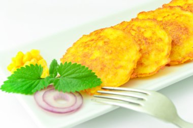 Sağlıklı diyet gıda: mısır börek ile.