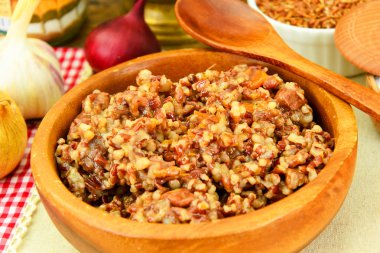 Sağlıklı gıda: Pilav et ve kırmızı pirinç.