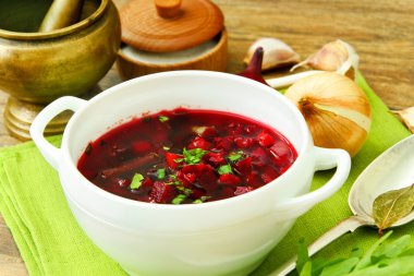 Sağlıklı gıda: Pancar, fasulye, sebze çorbası.