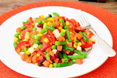 Sebze Meksika karışımı. Domates, fasulye, kereviz, yeşil B