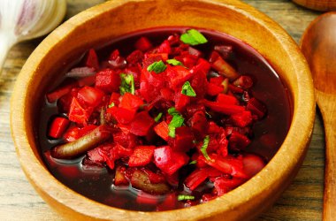 Sağlıklı gıda: Pancar, fasulye, sebze çorbası.