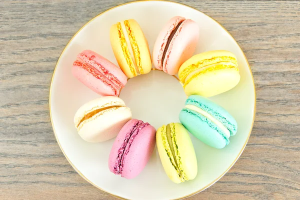 Macarrones franceses dulces y coloridos — Foto de Stock