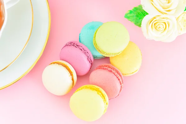 Macaroons franceses doces e coloridos — Fotografia de Stock