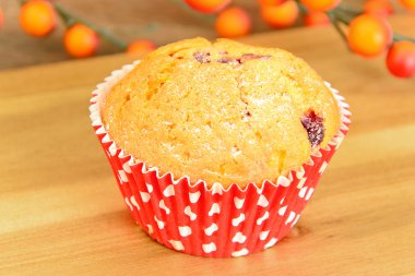 Kremalı pasta, Cupcake ahşap arka plan üzerinde.