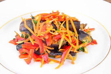 Diyet ve sağlıklı gıda:, patlıcanlı salata havuç.