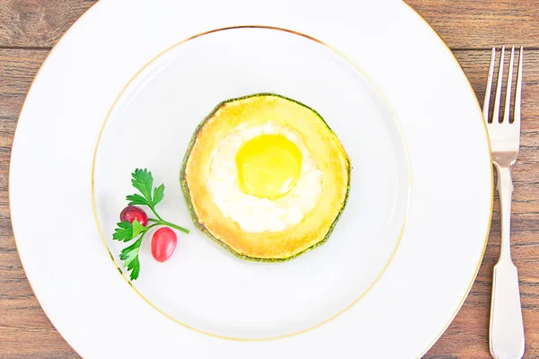 Diätfrühstück: Rührei mit Zucchini — Stockfoto