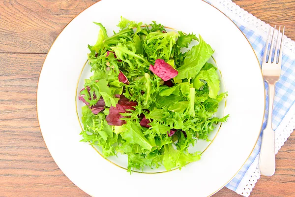 Salátával és sült saláta kitûnõ a gránátalma — Stock Fotó