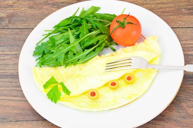 Sağlıklı diyet gıda: sebzeli omlet