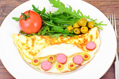 Sağlıklı diyet gıda: sebzeli omlet