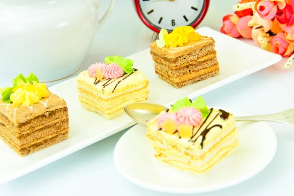 Sweets: Cream Cakes on Plate. — Stock Photo, Image