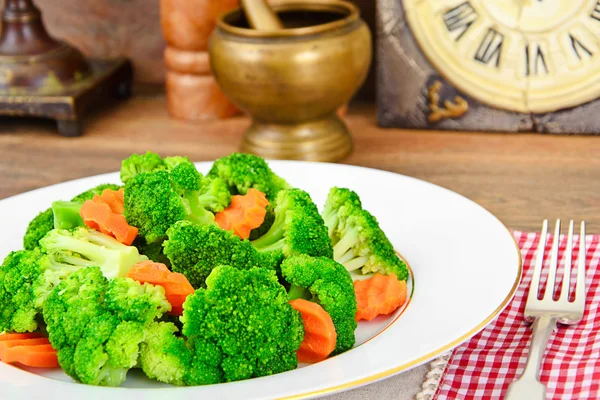 Broccoli en wortelen. Dieet Fitness voeding — Stockfoto