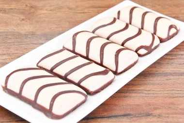 Beyaz çikolata ile Noel kek.