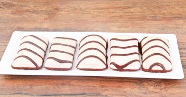 Beyaz çikolata ile Noel kek.