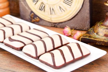 Beyaz çikolata ile Noel kek.