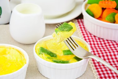 Havuç ve yeşil fasulye ile diyet omlet