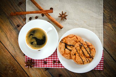 Woody Retro arka plan üzerinde ekmek ile kahve.