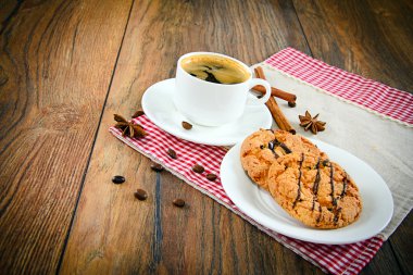 Woody Retro arka plan üzerinde ekmek ile kahve.