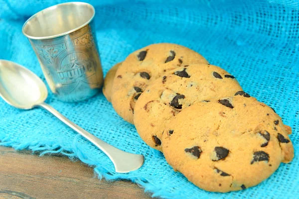 Karácsonyi csokoládé cookie-kat a fehér lemez. — Stock Fotó