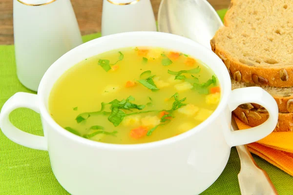 Puré de sopa de guisante con croutons . — Foto de Stock