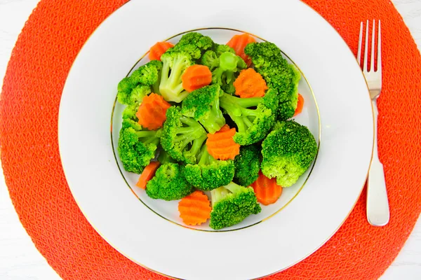 Broccoli en wortelen. Dieet Fitness voeding — Stockfoto