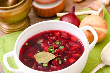 Sağlıklı gıda: Pancar, fasulye, sebze çorbası.