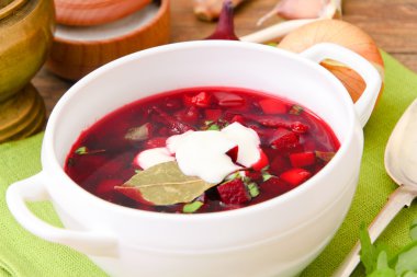 Sağlıklı gıda: Pancar, fasulye, sebze çorbası.