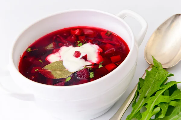 Здорова їжа: суп з буряком, зелена квасоля та овочі . — стокове фото