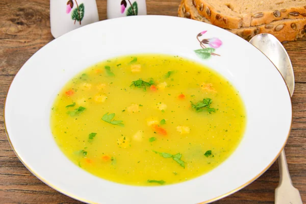 Puree grochu zupa z grzankami — Zdjęcie stockowe